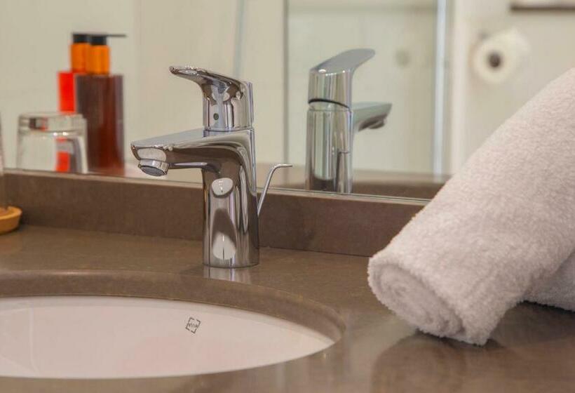 חדר סטנדרט נוף לאגם, De La Pyramide