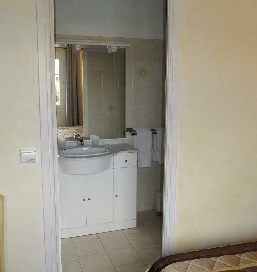 חדר סופריור, Du Bosquet