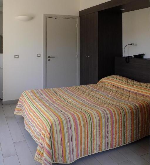 חדר סטודיו סטנדרד, Du Bosquet