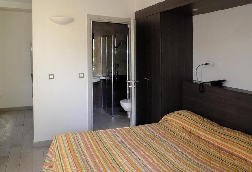 חדר סטודיו סטנדרד, Du Bosquet