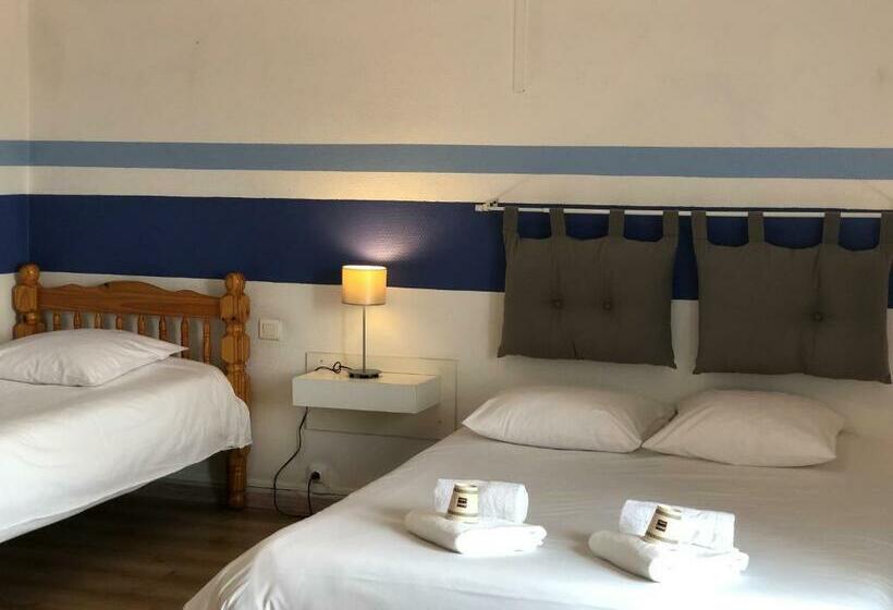 Pokój Czteroosobowy Standard, Enzo Hotels Neufchâteau By Kyriad Direct