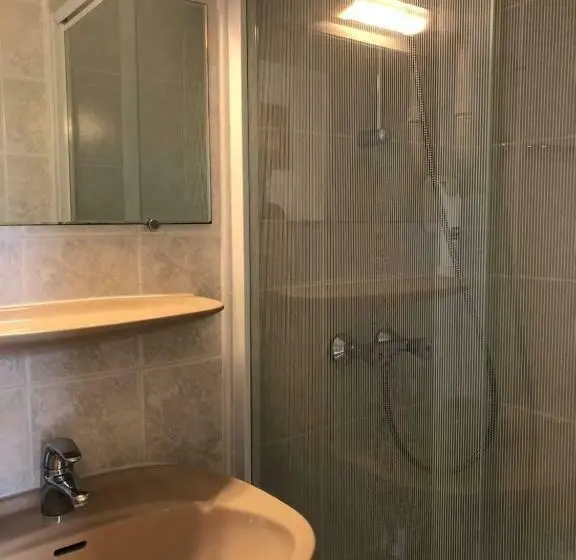 スタンダードルーム, Enzo Hotels Neufchâteau By Kyriad Direct