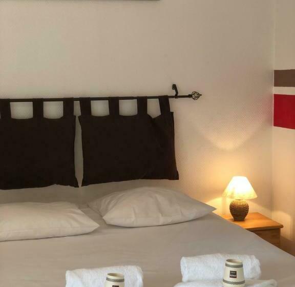 Четырехместный Номер Стандарт, Enzo Hotels Neufchâteau By Kyriad Direct