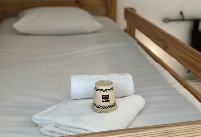 Pokój Czteroosobowy Standard, Enzo Hotels Neufchâteau By Kyriad Direct