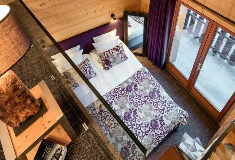 Четырехместный Номер Стандарт с Балконом, Hôtel Et Spa Le Delta