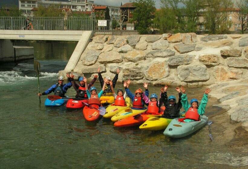 חדר משפחתי, Tempo Hôtel