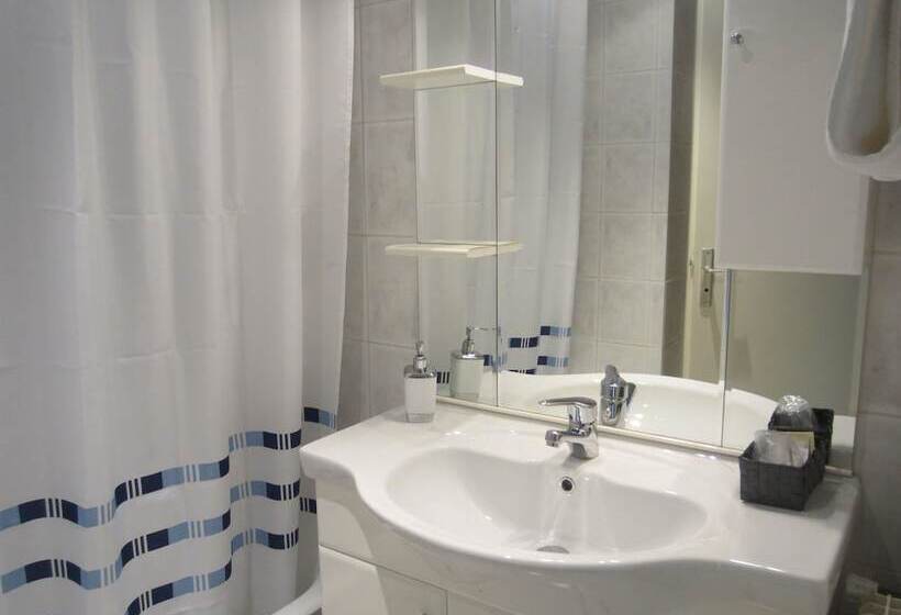 스탠다드 룸, Hôtel Café Du Palais