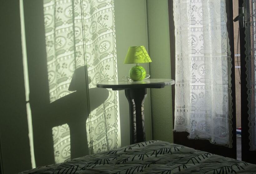 스탠다드 룸, Hôtel Café Du Palais