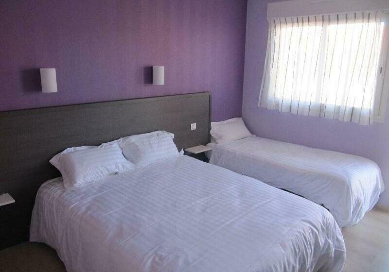 غرفة قياسية ثلاثية, Hôtel Cantal Cottages