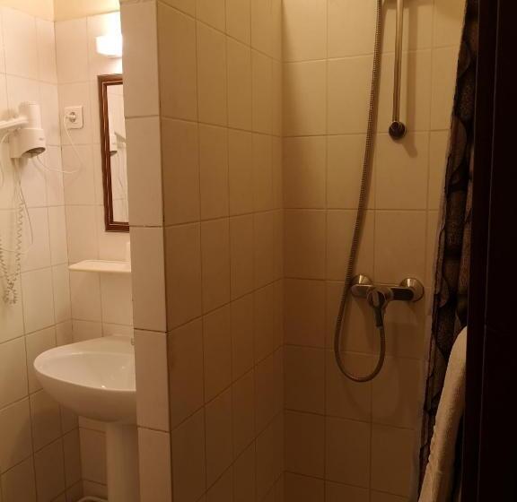 חדר אקונומי יחיד, Hôtel Le Memphis