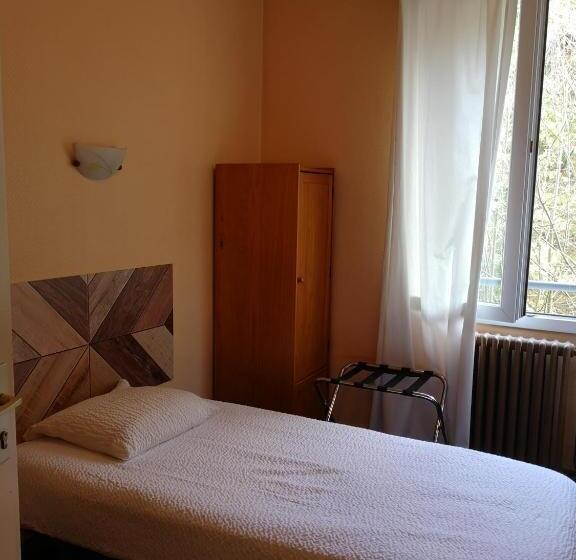 חדר אקונומי יחיד, Hôtel Le Memphis