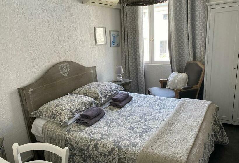 Номер Стандарт, Hôtel Restaurant Le Provençal