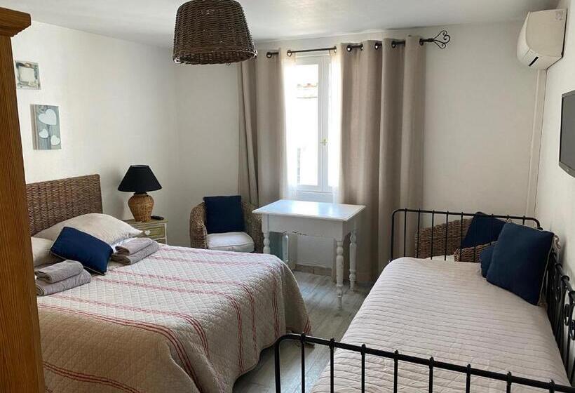 חדר סטנדרט לשלושה, Hôtel Restaurant Le Provençal