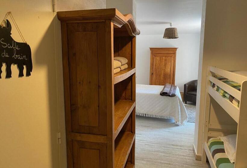 חדר משפחתי, Hôtel Restaurant Le Provençal