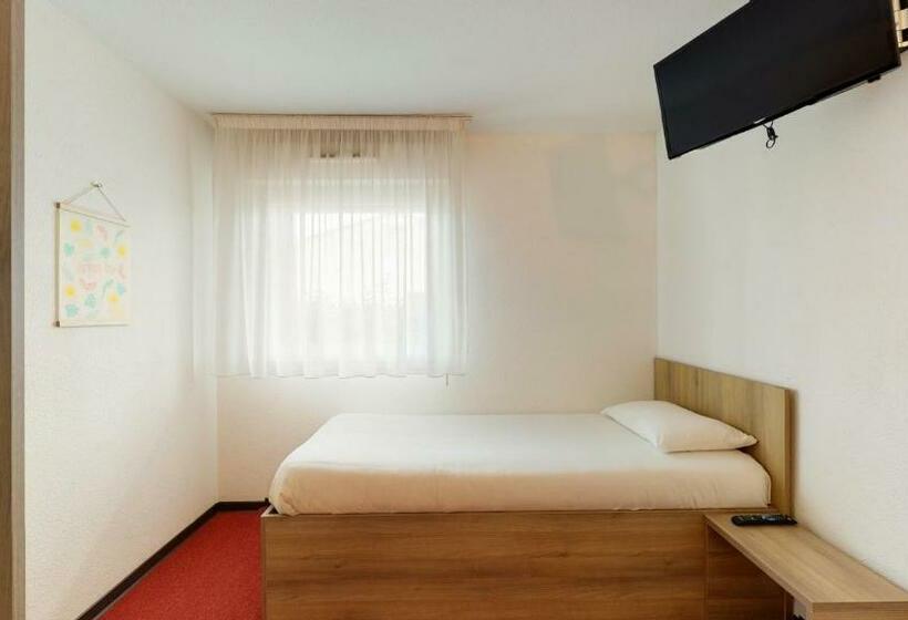 غرفة عائلية, Everhotel De Tarbes Ibos