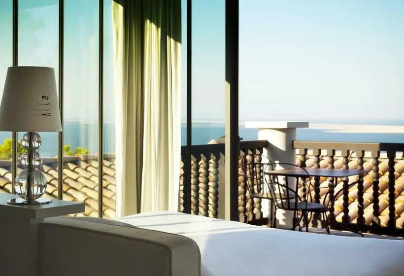 Standard-huone, La Corniche