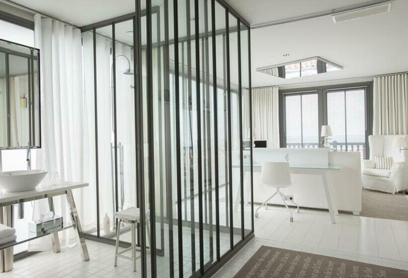 스탠다드 룸, La Corniche