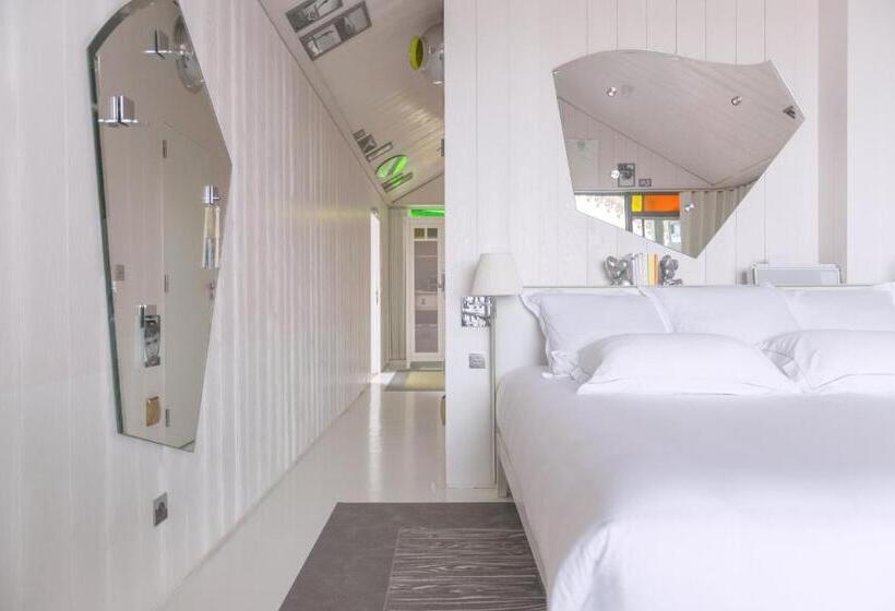 스탠다드 룸, La Corniche