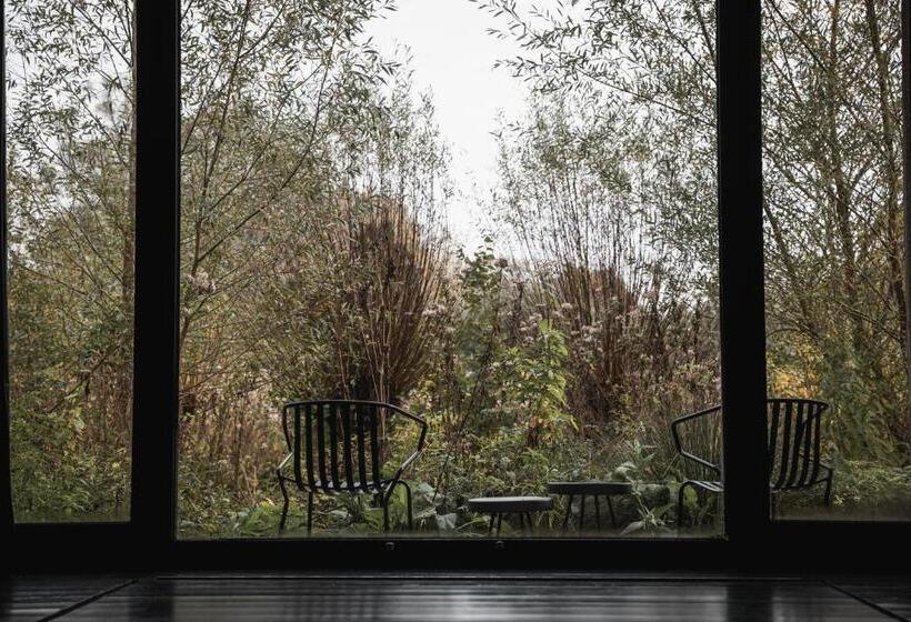 كابينة, La Grenouillère