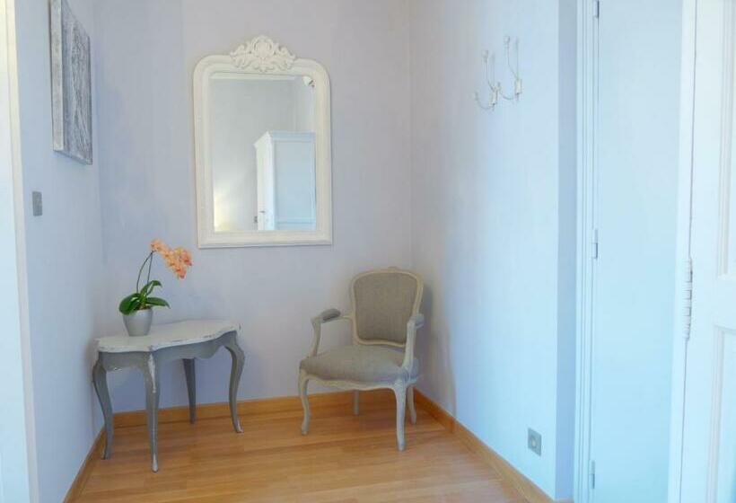 غرفة قياسية, La Regence