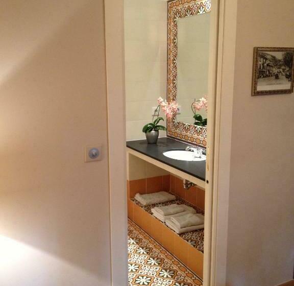 غرفة قياسية, La Regence