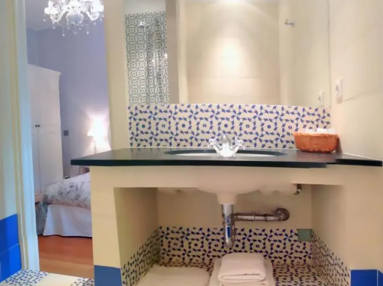 اتاق استاندارد سه نفره, La Regence
