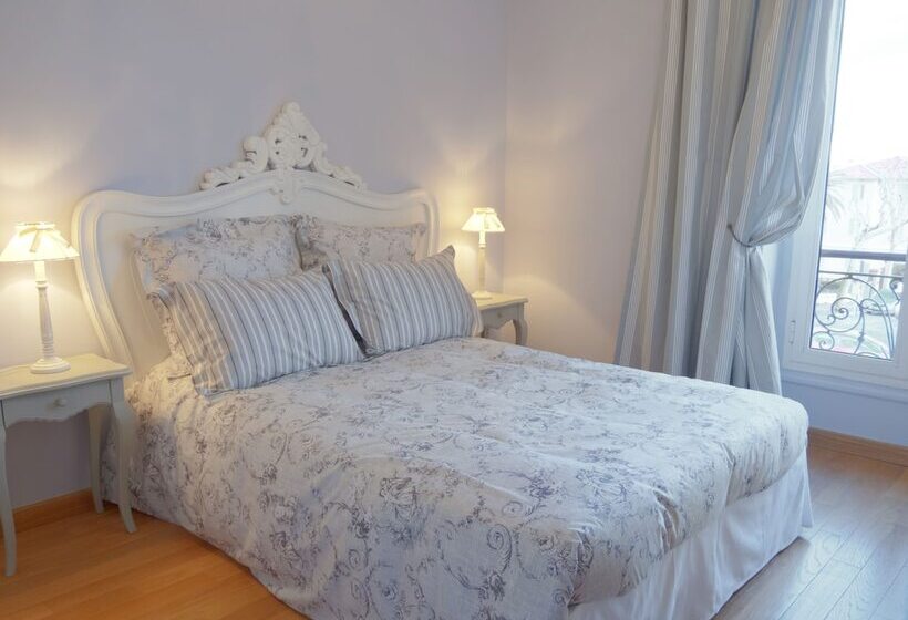 غرفة قياسية ثلاثية, La Regence