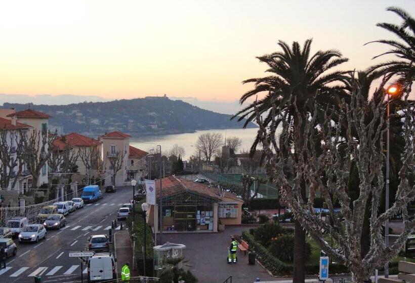 غرفة قياسية, La Regence