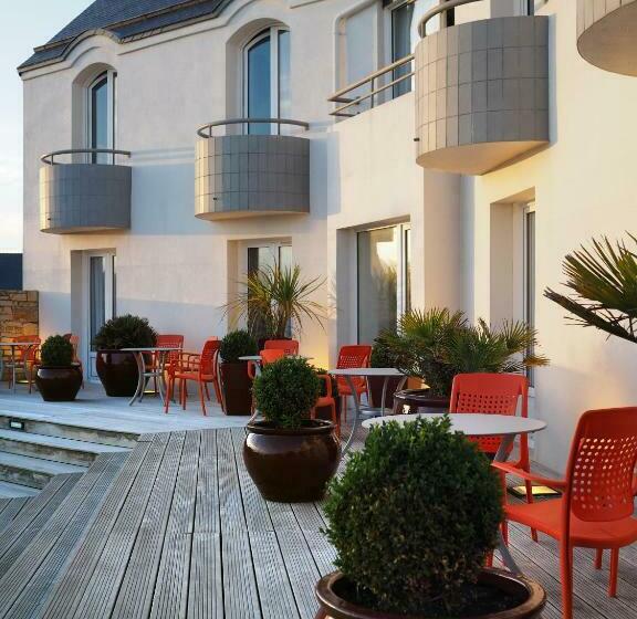 Номер Стандарт с Балконом, Logis Le Castel Ac H