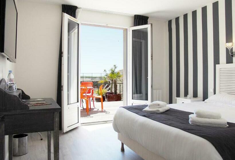 Номер Комфорт Вид на Море, Logis Le Castel Ac H