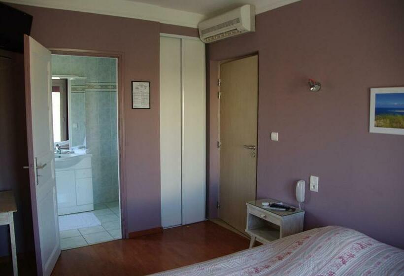 Номер Стандарт, Bar Tabac Point Chaud L Ecureuil