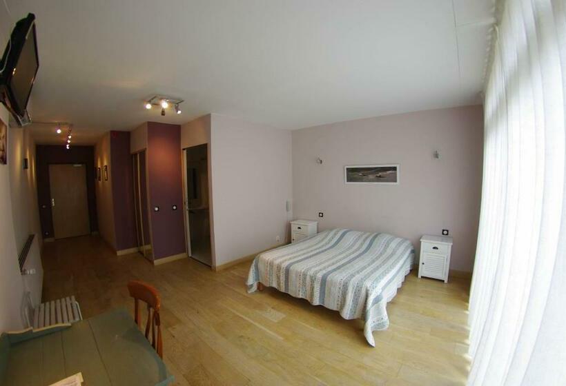 Номер Стандарт, Bar Tabac Point Chaud L Ecureuil