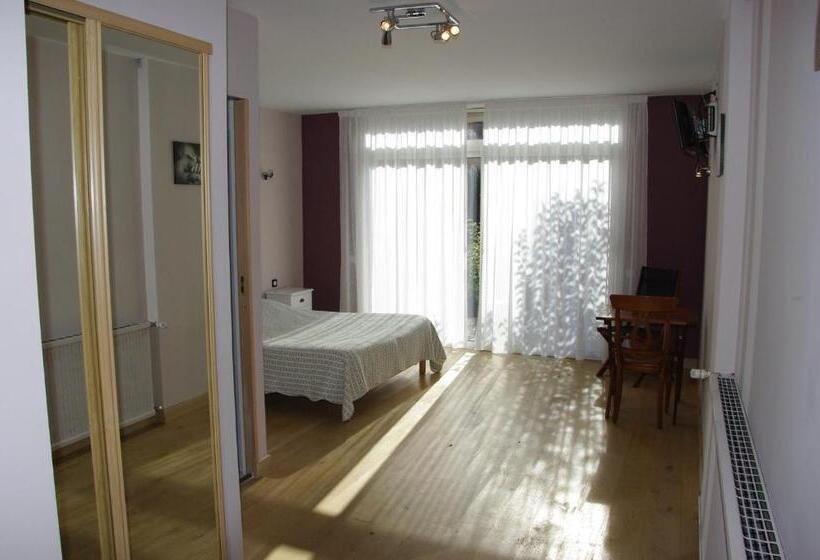 Номер Стандарт с Террасой, Bar Tabac Point Chaud L Ecureuil