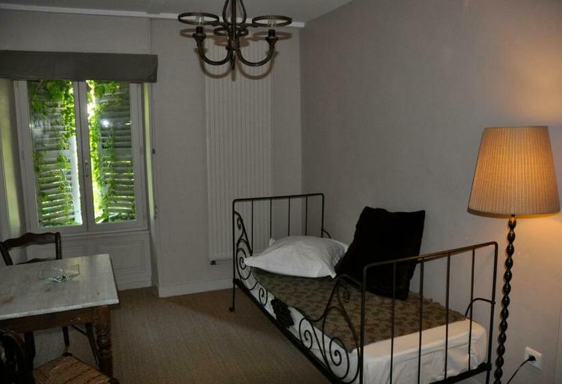 스탠다드 트리플 룸, L'edgar