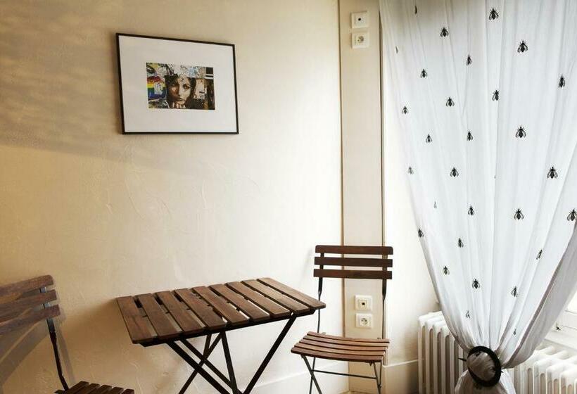 이코노미 룸, L'edgar