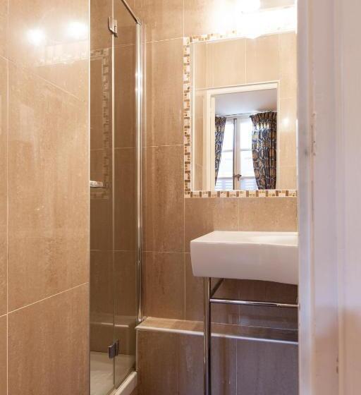 싱글 기본룸, Les Quatre Dauphins