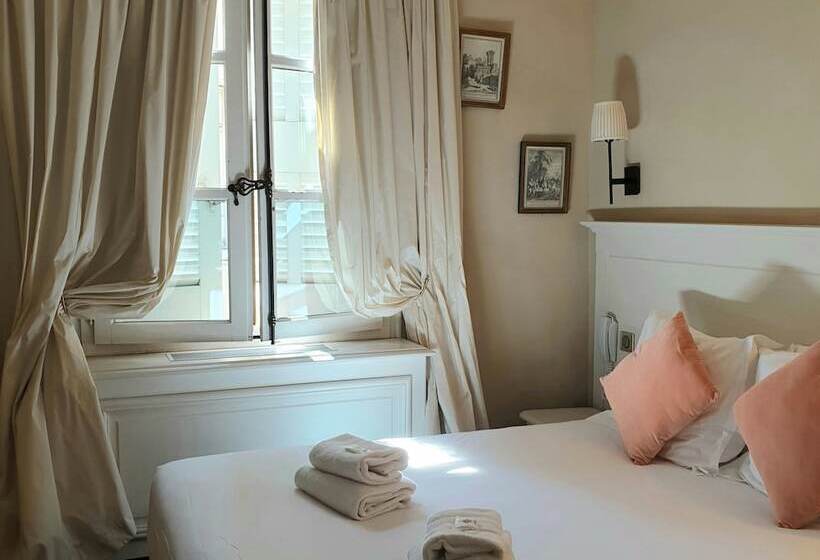 스탠다드 룸, Les Quatre Dauphins