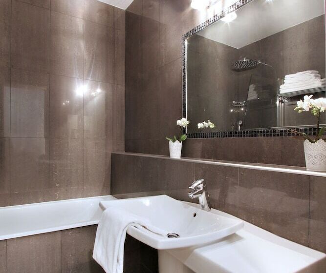 스탠다드 룸, Les Quatre Dauphins