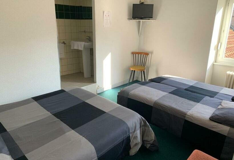 غرفة قياسية حمام مشترك, L'escale