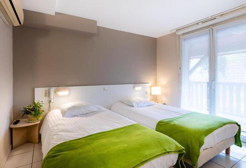 Номер Стандарт, Restaurant Espace Squash 3000