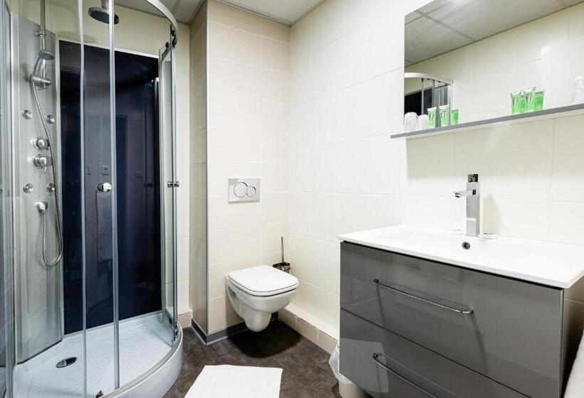 Номер Стандарт Трехместный, Restaurant Espace Squash 3000