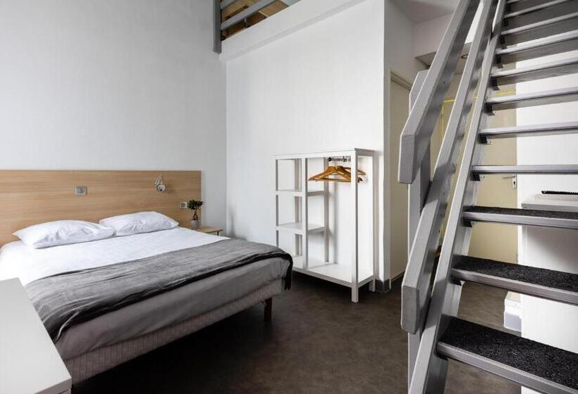 Четырехместный Номер Стандарт, Restaurant Espace Squash 3000