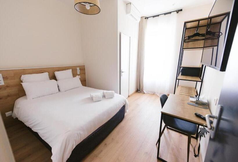 디럭스 룸, Restaurant La Villa Arena