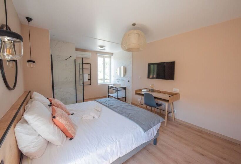 디럭스 룸, Restaurant La Villa Arena