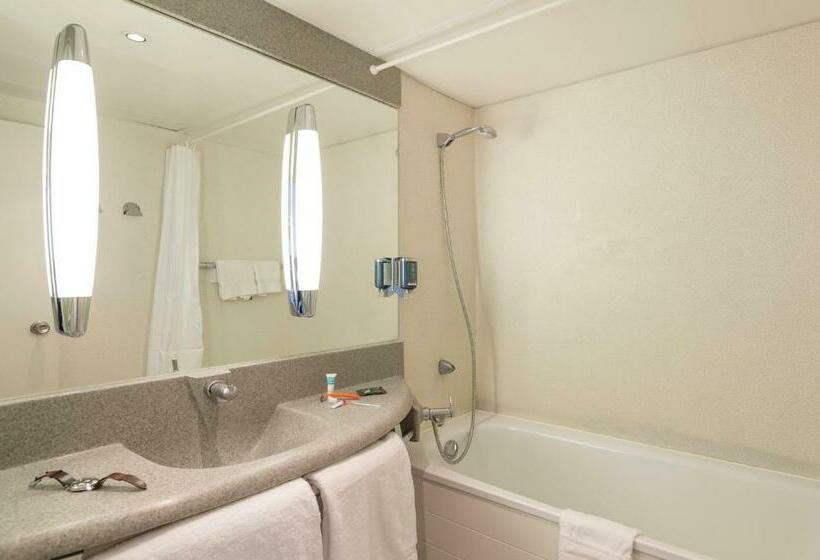 Классический Номер, Hôtel Novotel Valenciennes