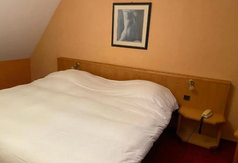 Perhehuone, Le Rosenmeer Hotel Restaurant, Au Coeur De La Route Des Vins D Alsace