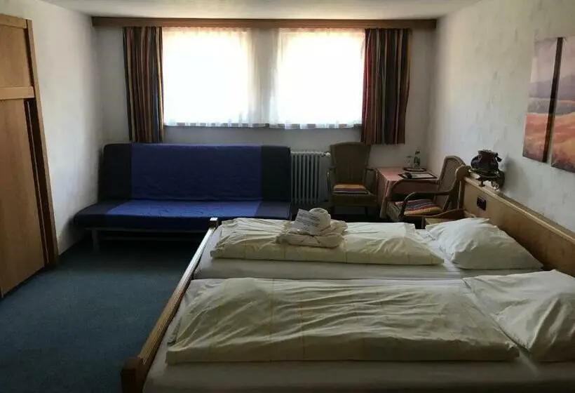 Standard Yhden Hengen Huone, Anneliese