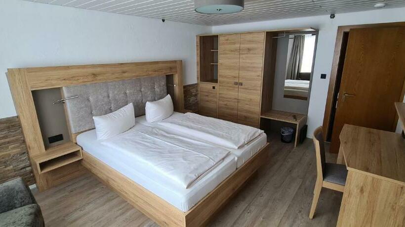 Camera Standard Vista Montagna, Anneliese