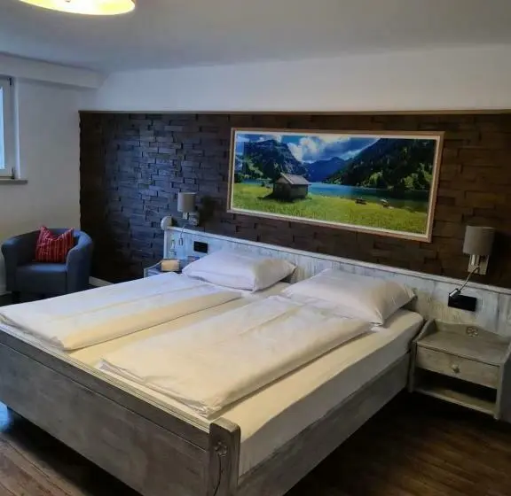 Standard-huone, Anneliese