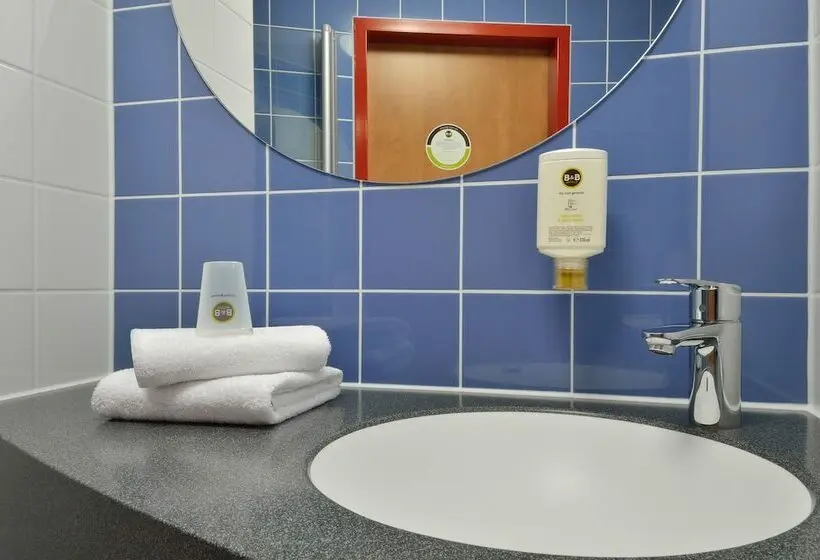 اتاق استاندارد سه نفره, B&b Hotel Bremen City